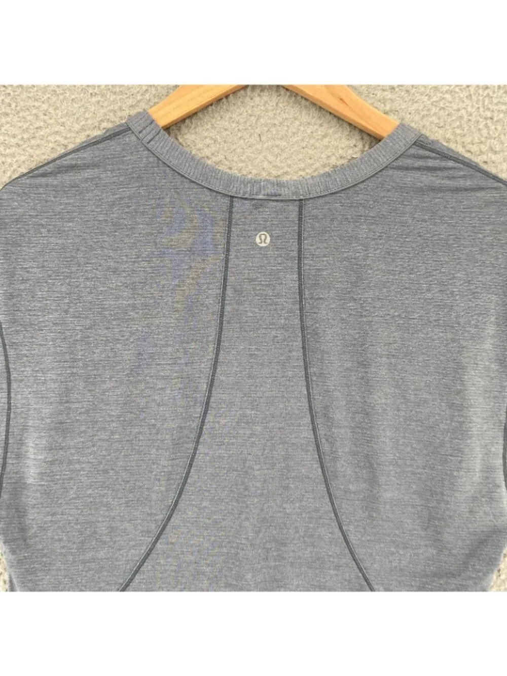 Lululemon Pace Perfect Short Sleeve Heathered Sterling Top Womens 10 Gray Tank
